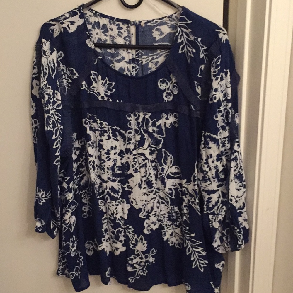3/4 sleeve top.